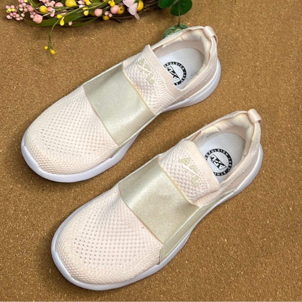 Apl Techloom Bliss Knit Running Size 6 - image 1